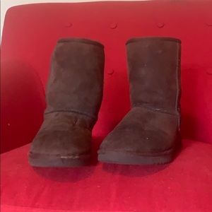 UGG boots. Size w9.